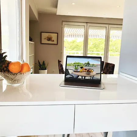 Bellevue Centrum Apartment